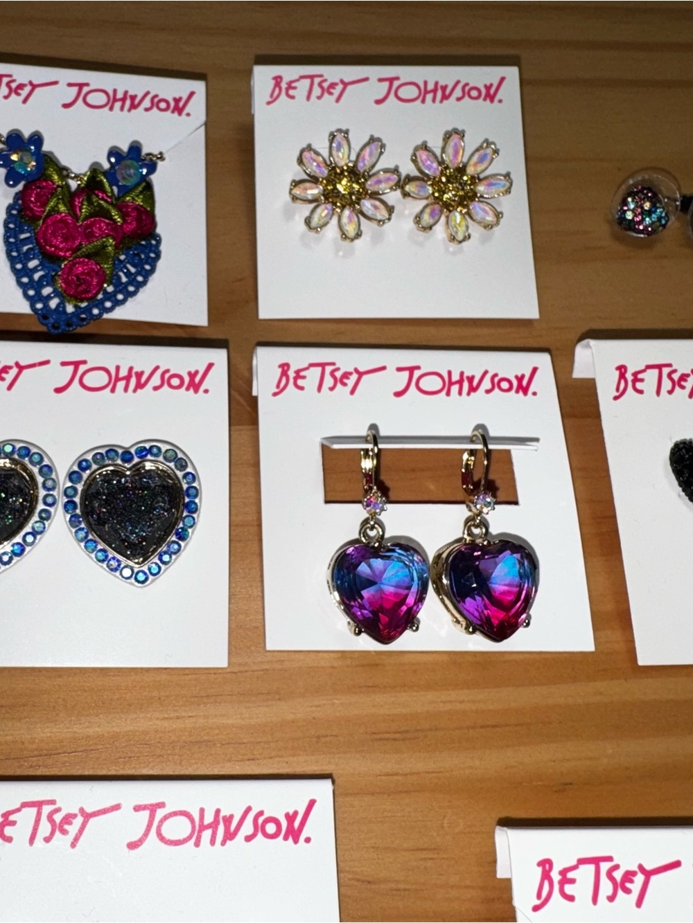 16 Sets of Authentic Betsey Johnson Jewelry: Earrings, Necklaces, Matching Pairs - Picture 11 of 14